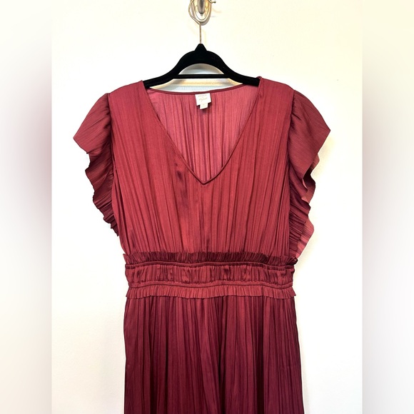 Roan + Ryan Evereve Talulah Wine Satin Shirred Tiered Ruffle Trim Midi Dress M - Picture 4 of 8